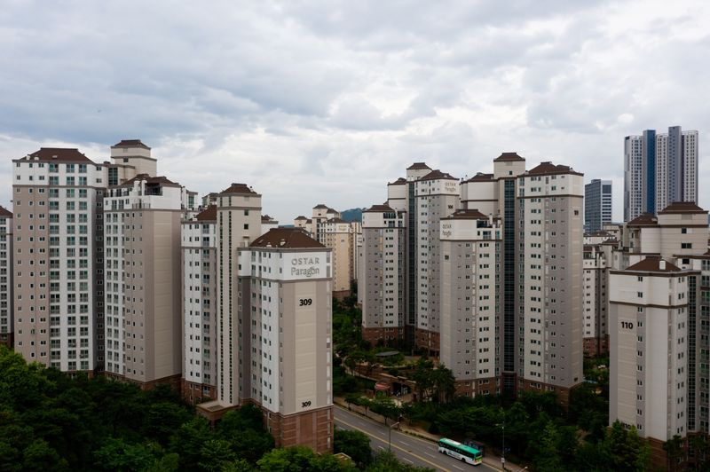 Đầu tư bất động sản toàn cầu giảm 33%