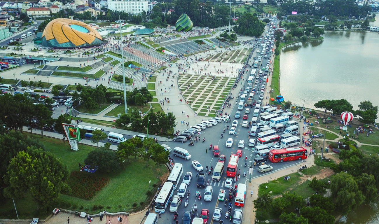 Phú Quốc, Đà Lạt, Nha Trang quá tải du khách, nhà đầu tư khấp khởi mừng bất động sản nghỉ dưỡng khởi sắc