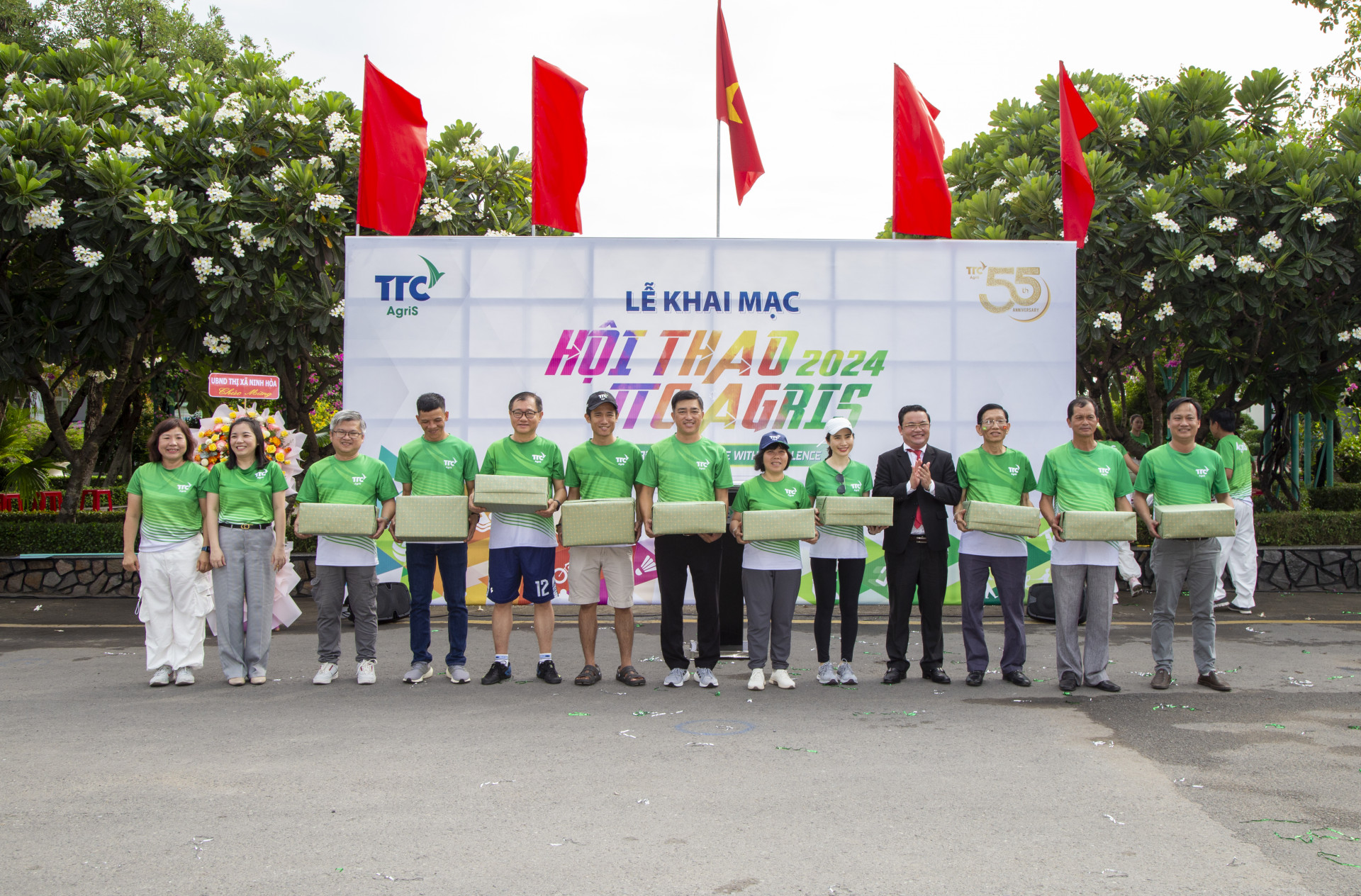 Gần 500 vận động viên tham gia Hội thao TTC AgriS